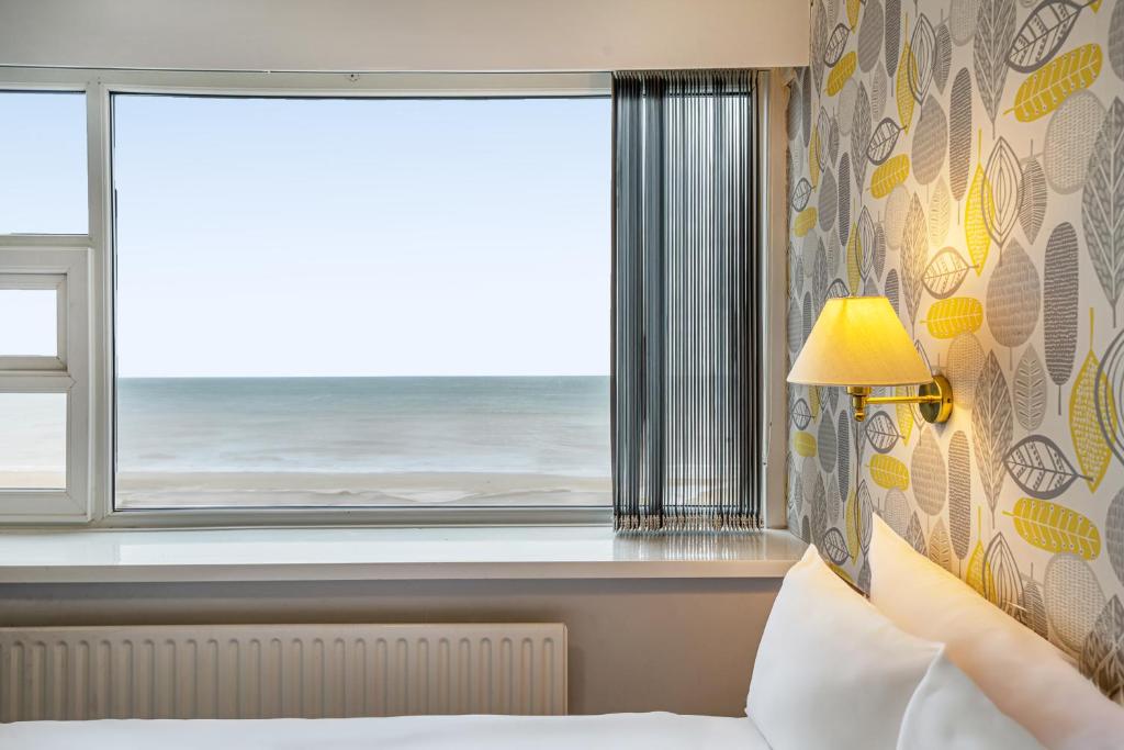 Bluewaters Hotel, Blackpool North Promenade - Tap to explore photos