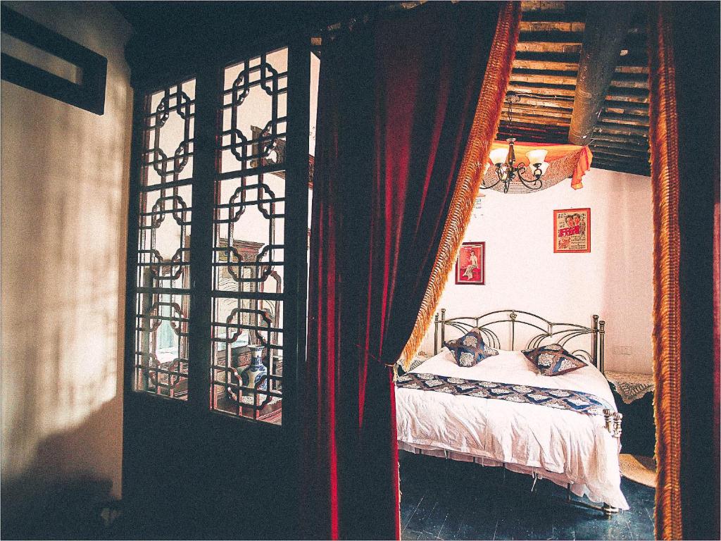 Сьюит (Улучшенный люкс), The Glance Back Garden Hotel