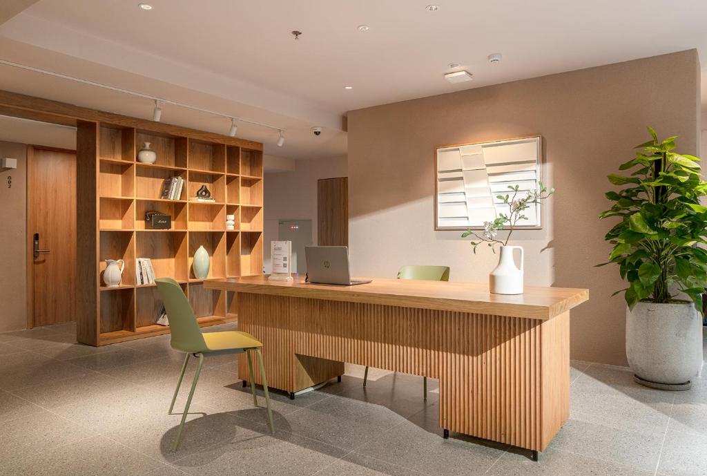 M Village Hoàng Văn Thụ