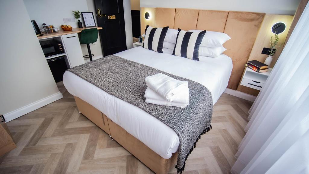 Apart Hotel Rugby -Self Check In- - Tap to explore photos