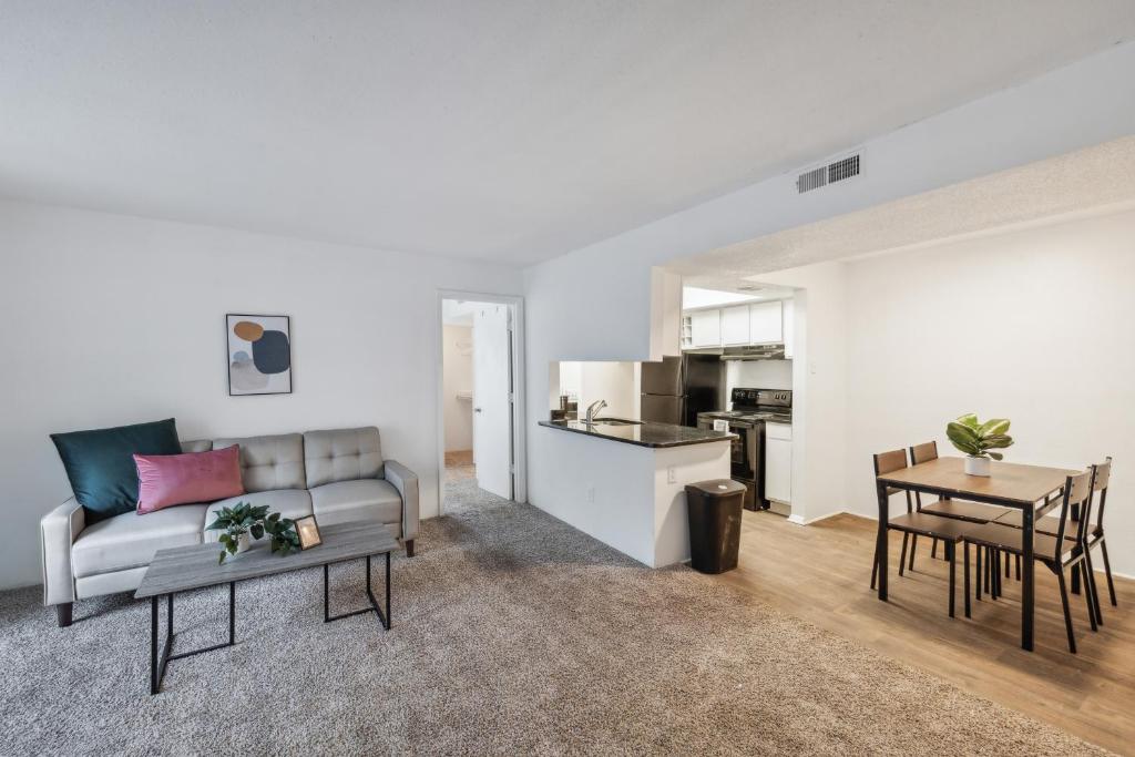Northcliffe 1107 I Fully Furnished 2 Bedroom 2bth image