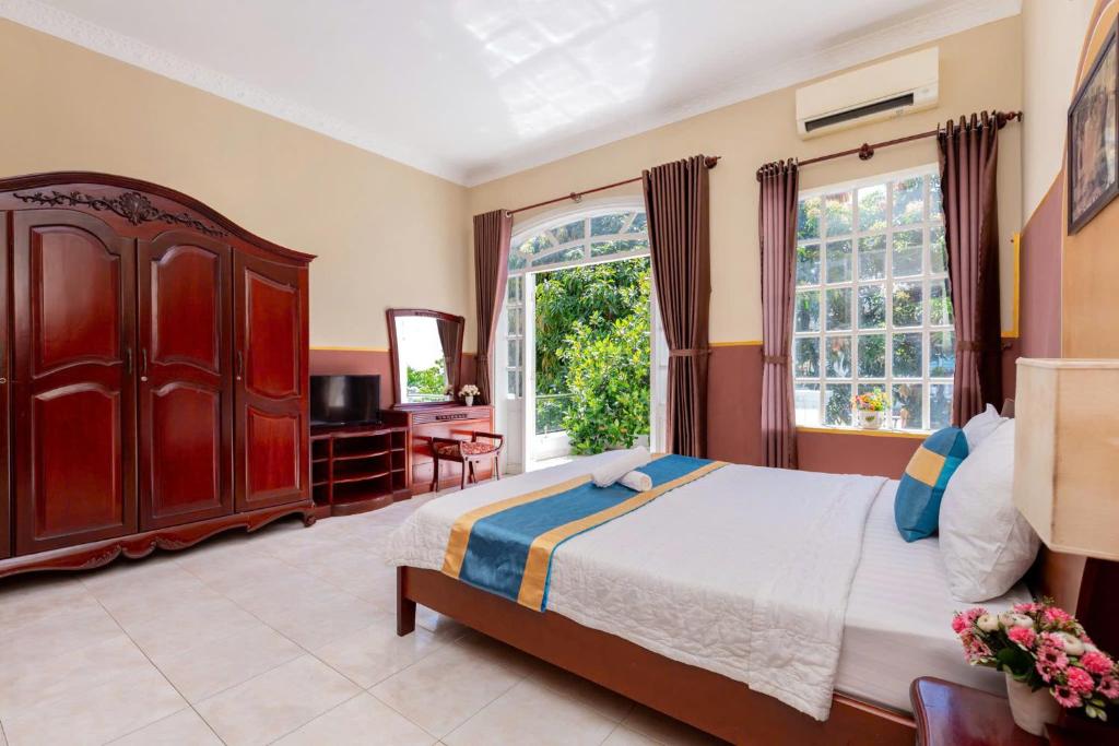Villa HOÀNG MY Hỗ Trợ PHAO BƠI Và XE MÁY Free