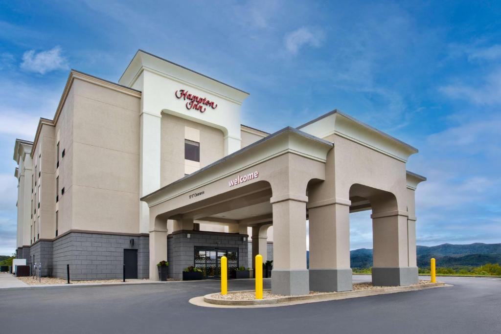 Hampton Inn Elkins image