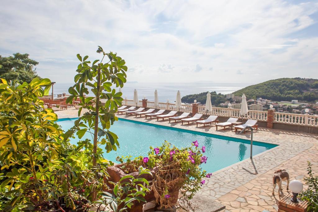 Apart-Hotel Llazari photo 1