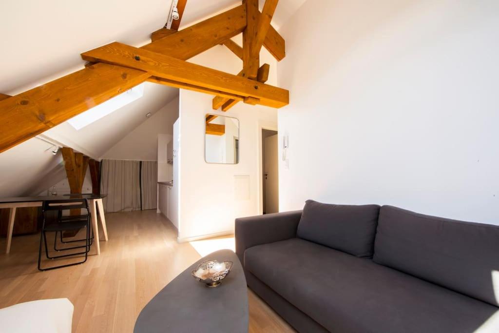Charming Loft Studio in Chailly - Prime Central Location AC1 - Tap to explore photos