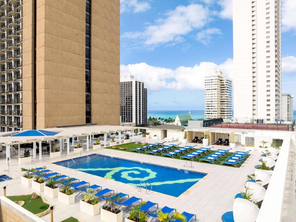 Hilton Waikiki Beach image