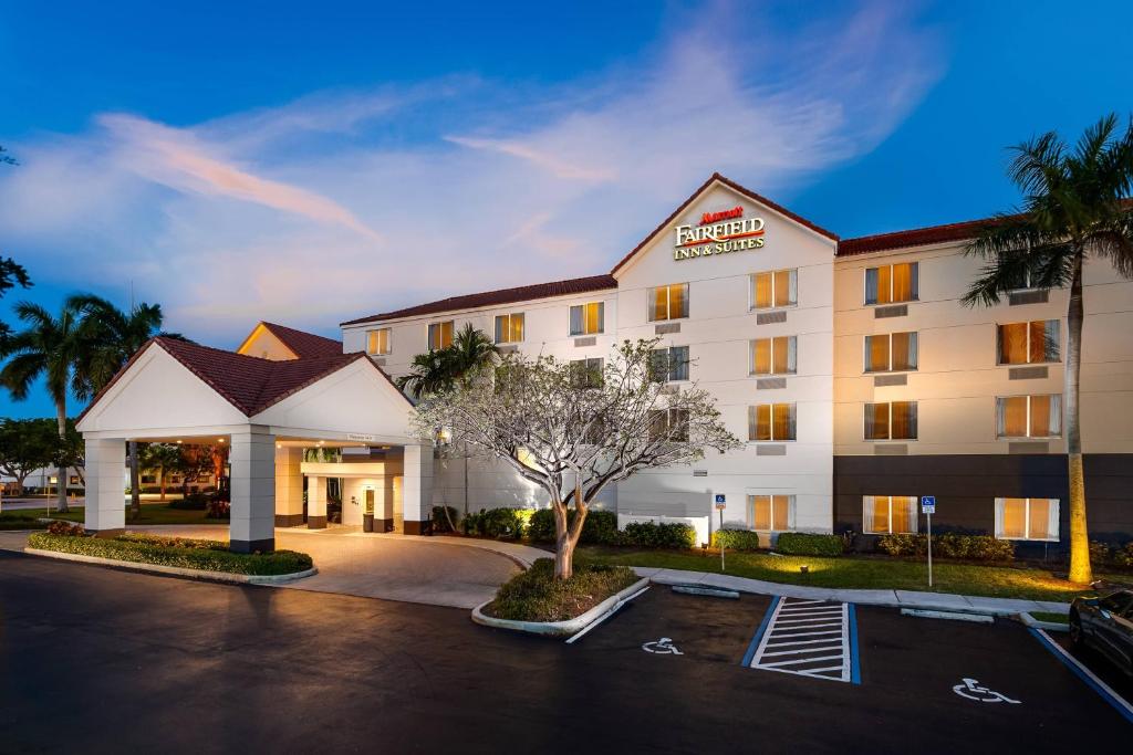 Fairfield Inn And Suites By Marriott Boca Raton image