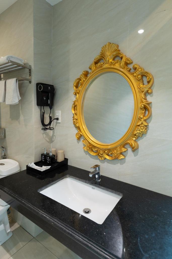 Royal Hotel Thanh Trì