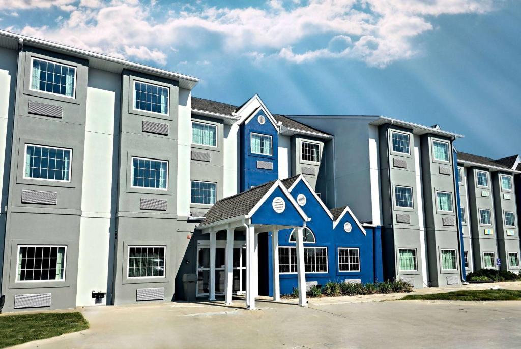 Microtel Inn & Suites by Wyndham Council Bluffs/Omaha image