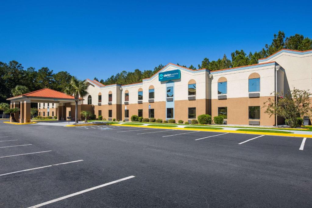 Clarion Pointe Hinesville near Fort Stewart image