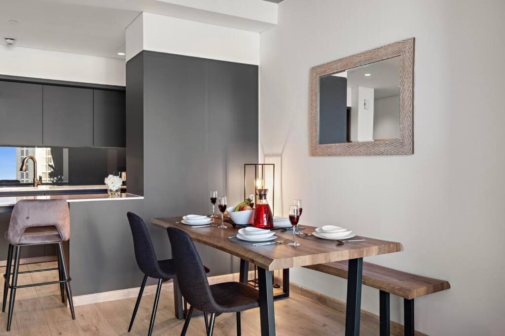 FIRST CLASS 1BR Stylish & Classy DIFC Escape - Tap to explore photos