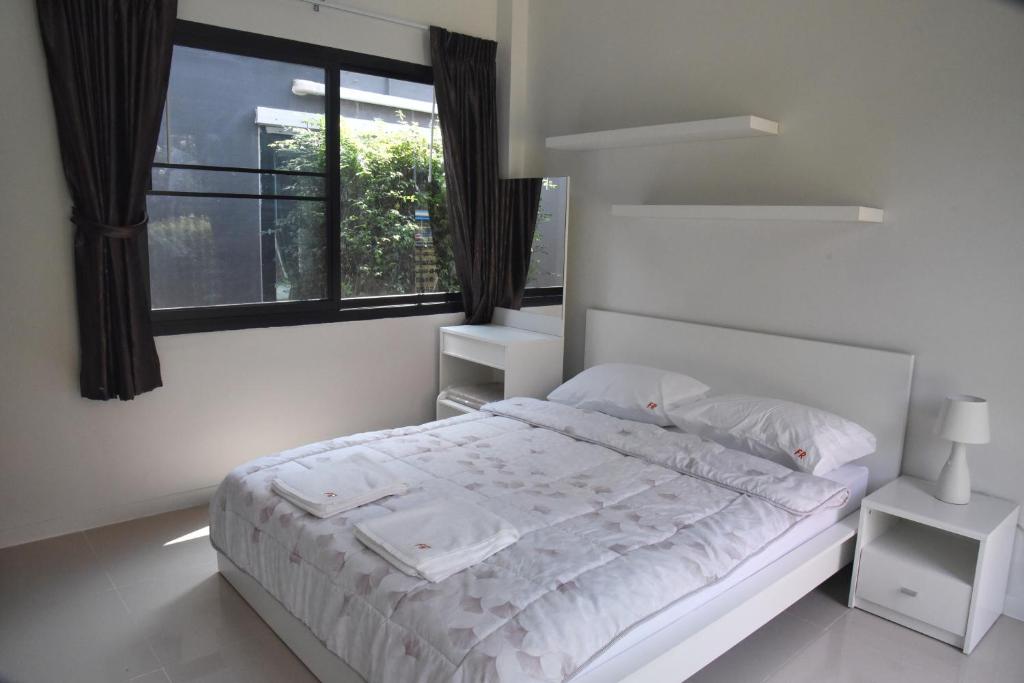 Fairtex Residence Pattaya photo 2