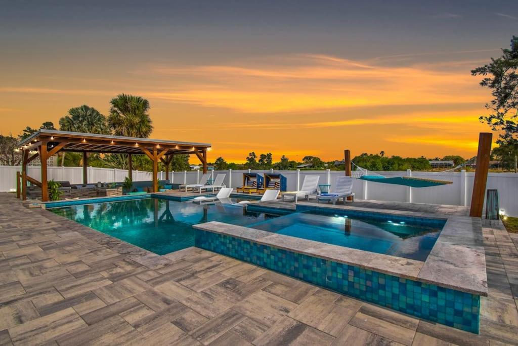 Tranquil Retreat heated pool, spa, & pool table image