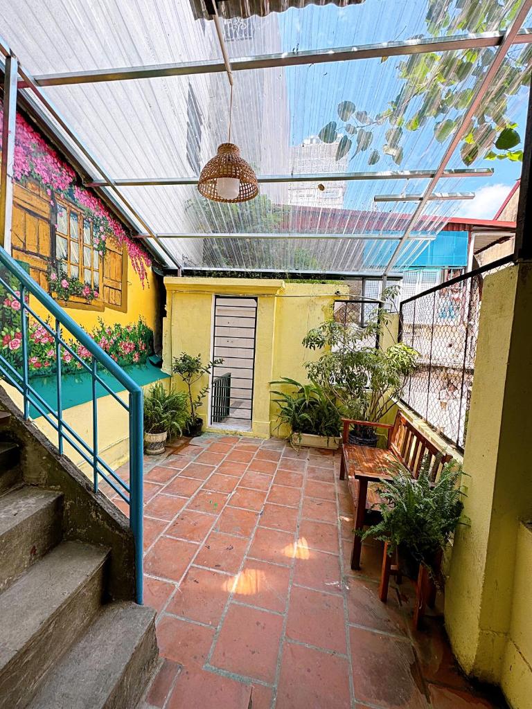 Homestay and Eggcoffee Central Hanoi Old Quarter