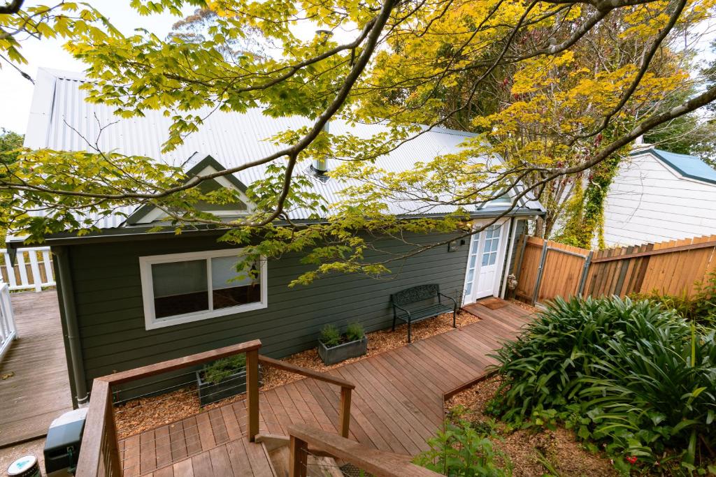 Newly Renovated 100 Year Old Bliss Cottage - Adaline photo 2