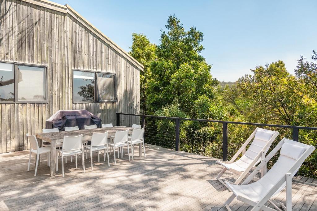 Watershack - Expansive ocean views, close to town photo 3