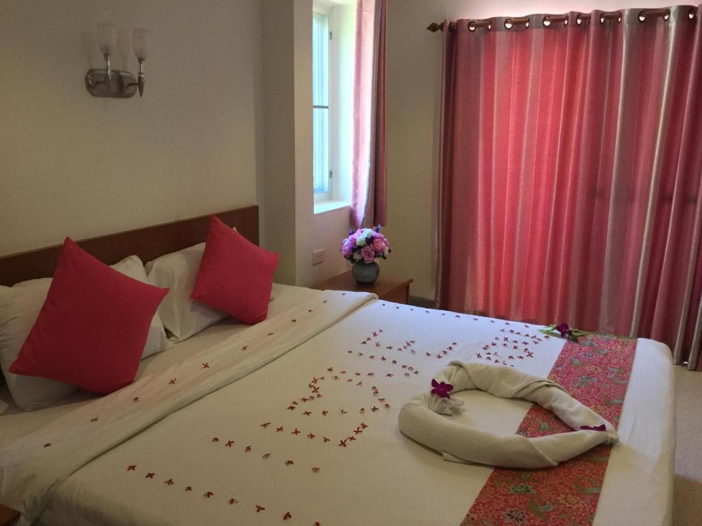 Двухместный (Улучшенный двухместный номер с 1 кроватью), Thip Residence Boutique Hotel