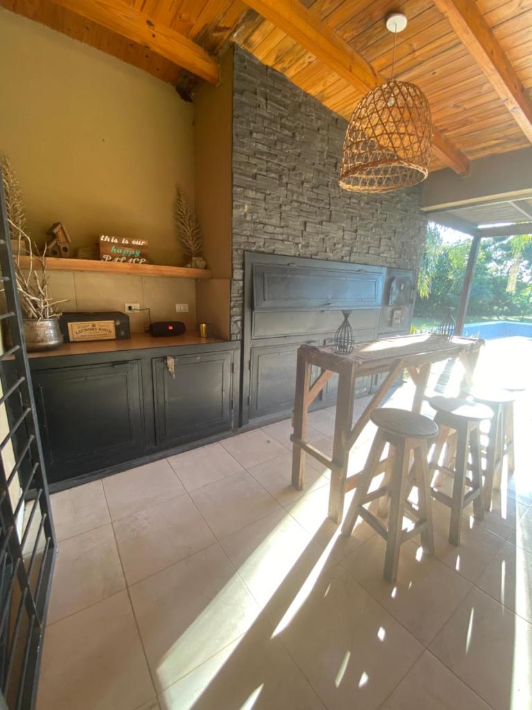Linda casa a metros del río Paraná con pileta photo 4