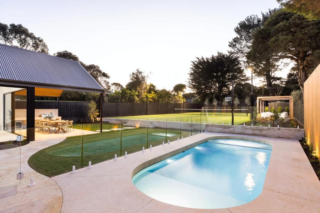 MAUDE Luxe Resort Style Amenities photo 4