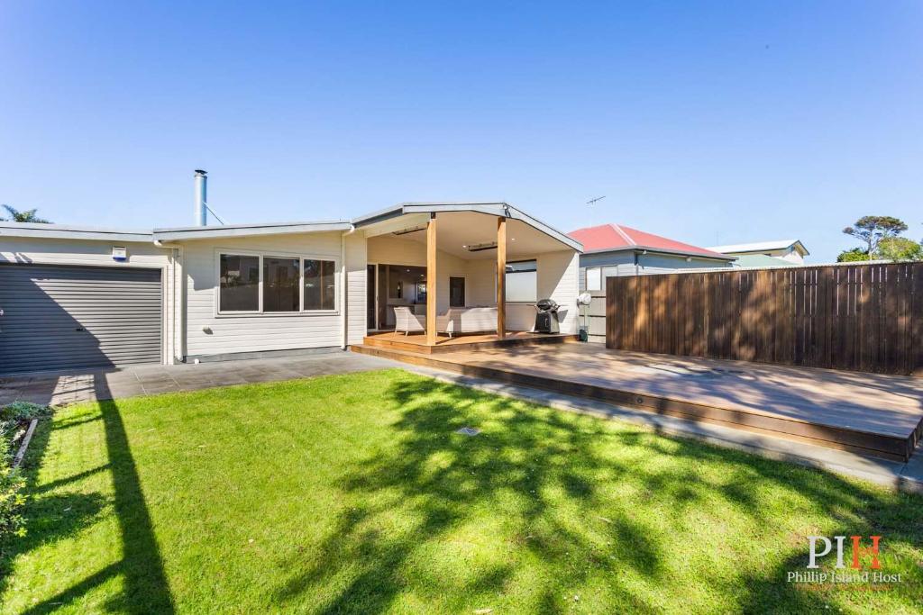 Renovated Lux Property in Quiet Estate photo 1