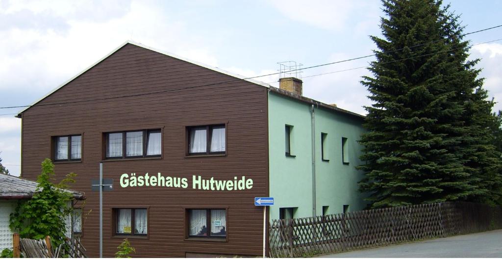 Gästehaus Hutweide - Tap to explore photos