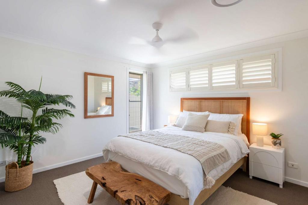 Coastal Calm - Oceanstays photo 2