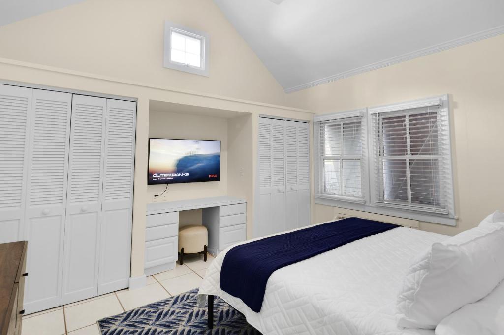 Knowles House image