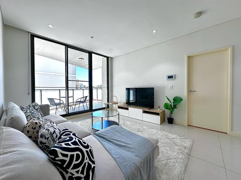 Cosy 2-Bedroom Apartment, Homebush NSW 2140 photo 2