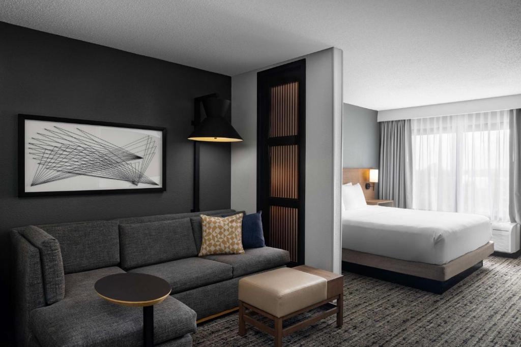Hyatt Place Tempe Phoenix Airport - Tap to explore photos