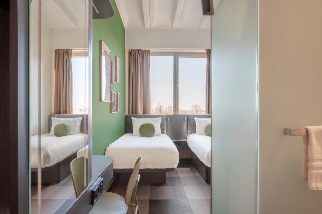 Maxhotel Amsterdam Airport Schiphol Room Type - Twin Room