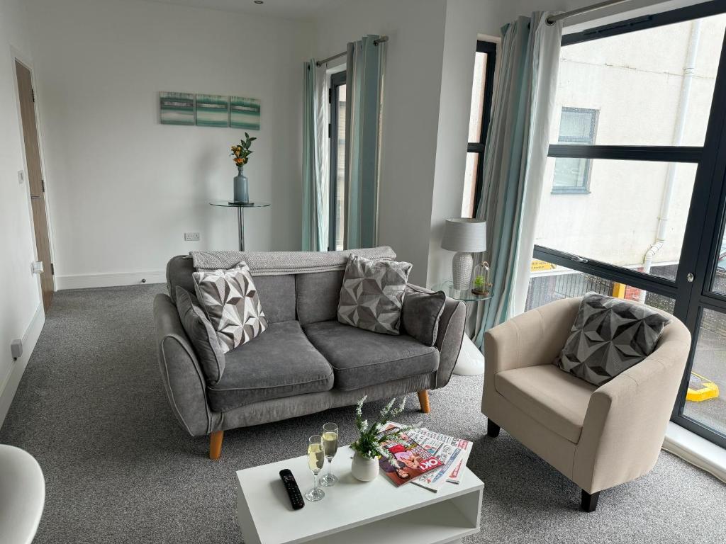 Harbour View - 1 Bedroom - Sleeps 2 - Tap to explore photos
