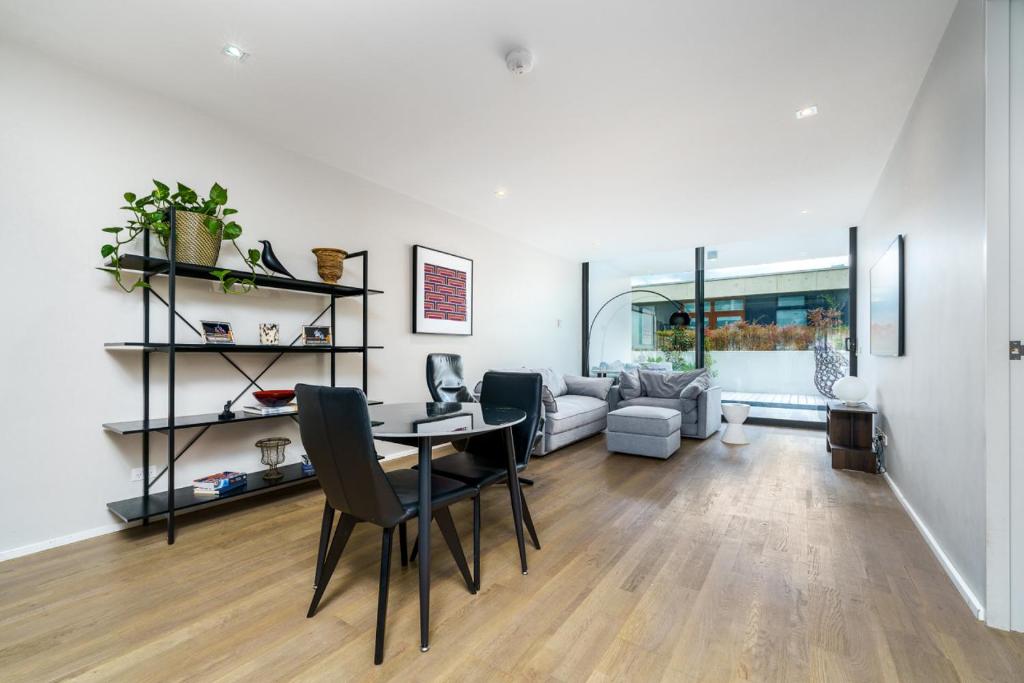 Elegant Apartment in Kingston Foreshore - Hosted by Canstay photo 1