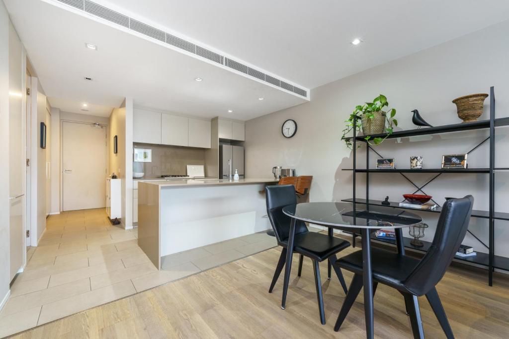 Elegant Apartment in Kingston Foreshore - Hosted by Canstay photo 4