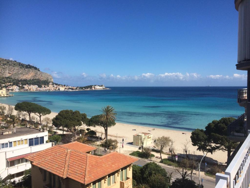 Mondello Retrieve photo 1