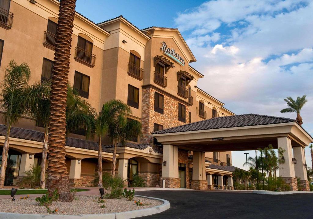 Radisson Hotel Yuma image