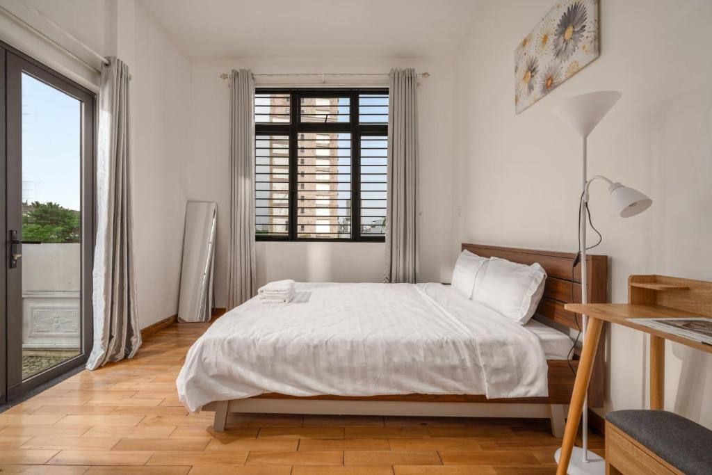 Nhat Villa 5br full AC near MY KHUE BEACH Western Town