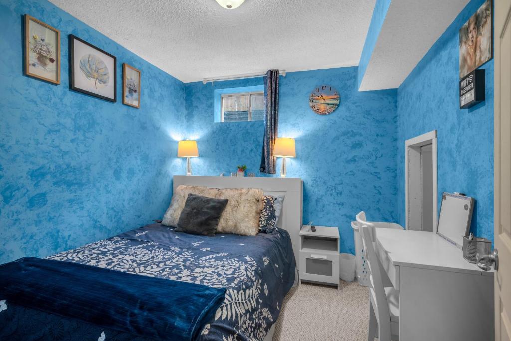 33 Executive Home, Ac, Airport - Tap to explore photos