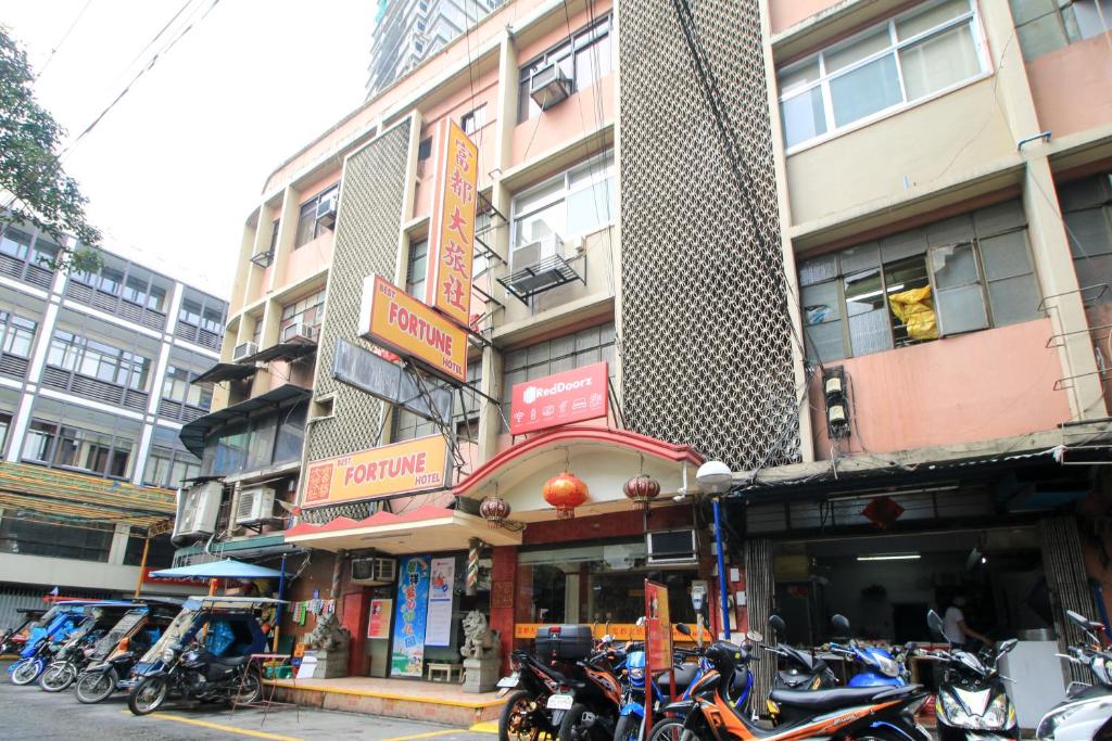 RedDoorz Plus @ Chinatown Binondo, Metro Manila