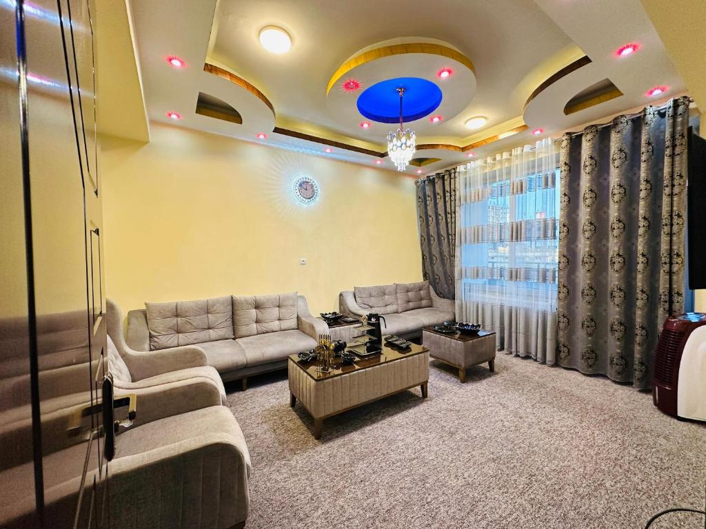 Cityscape luxury residence photo 2