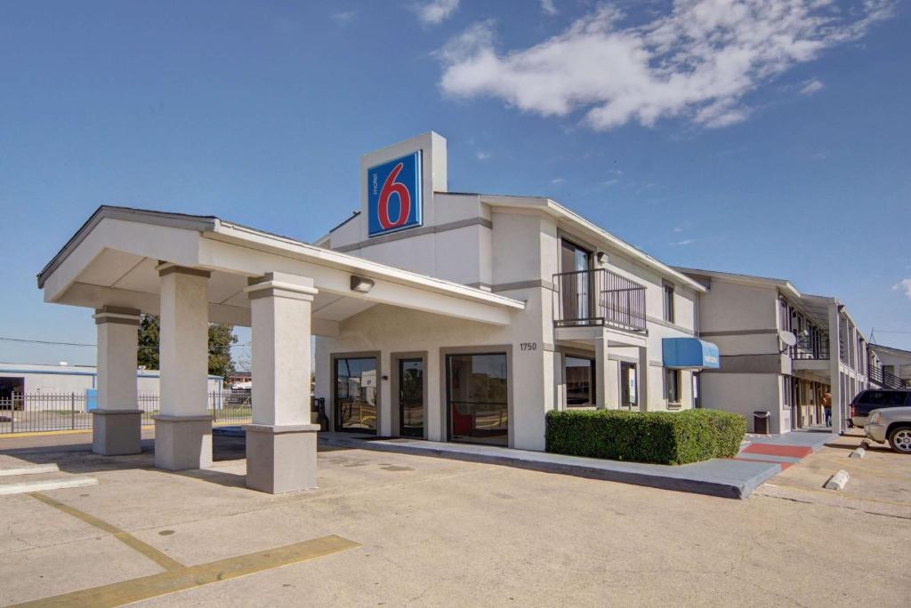 Motel 6 Lancaster, TX - DeSoto - Lancaster image