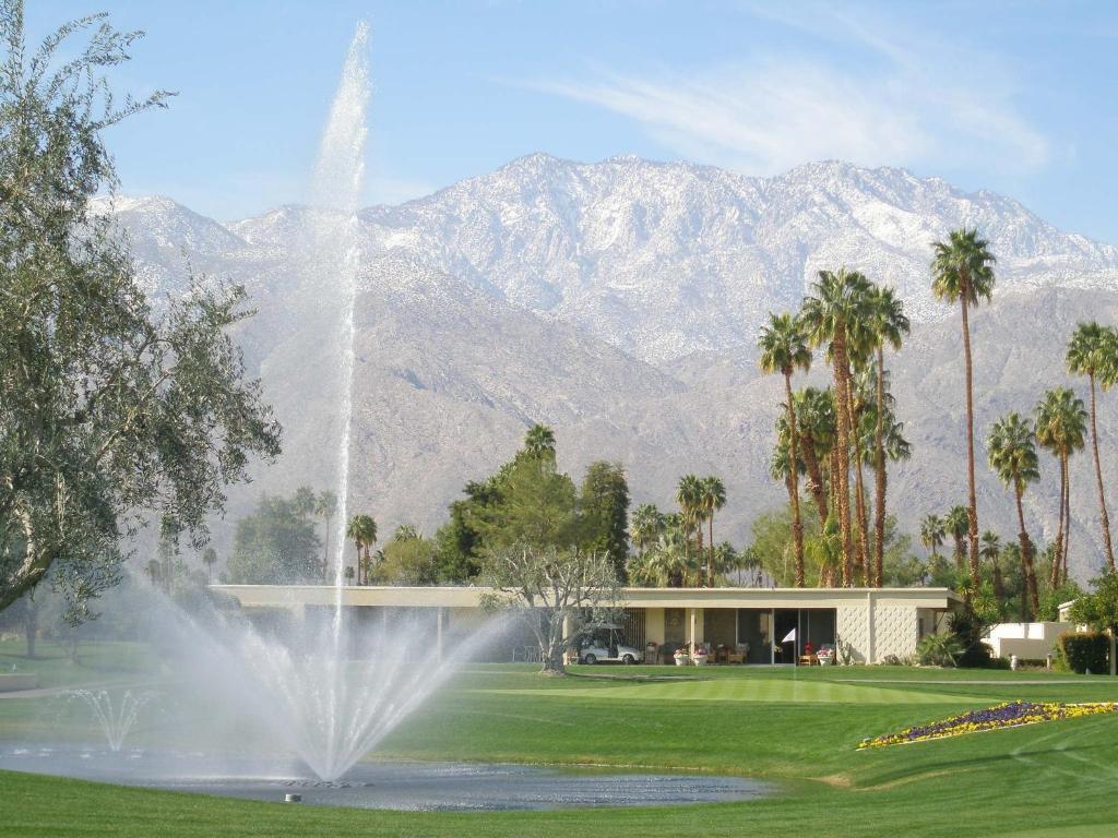 7 Lakes Country club image