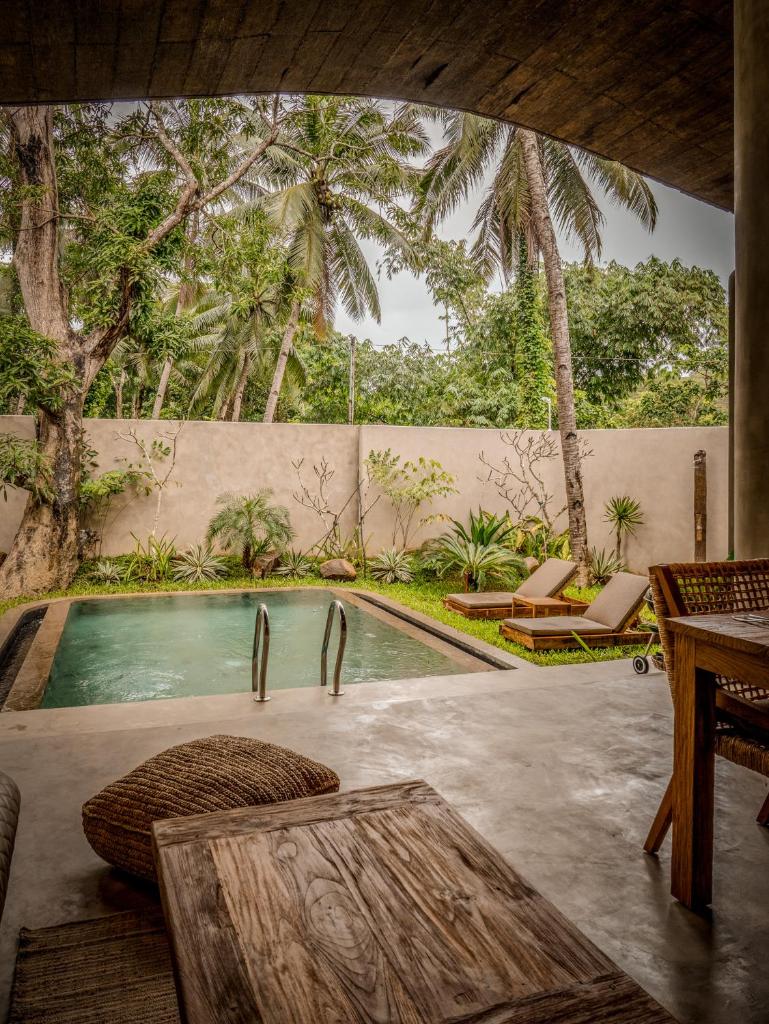 Diwatu Villas - Tap to explore photos