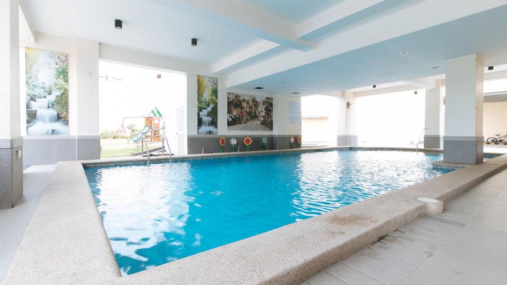 RedDoorz Plus at Alpina Heights Paranaque, Dasmarinas