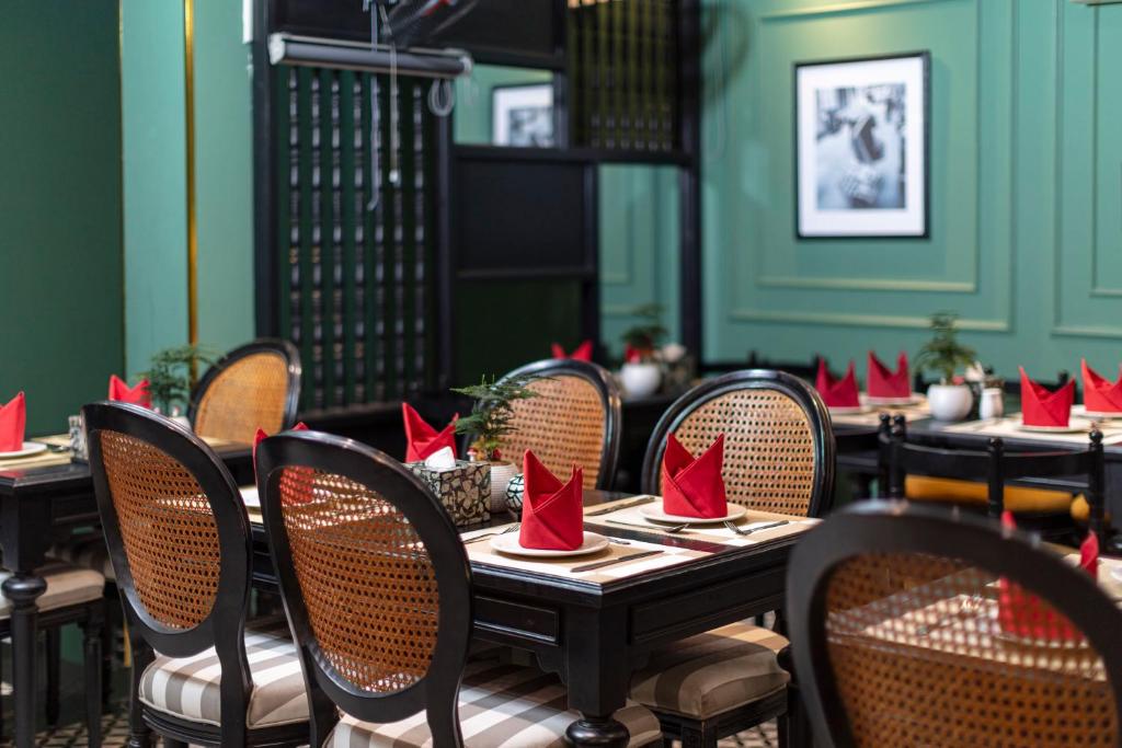 Hanoi Ancient Paradise Hotel