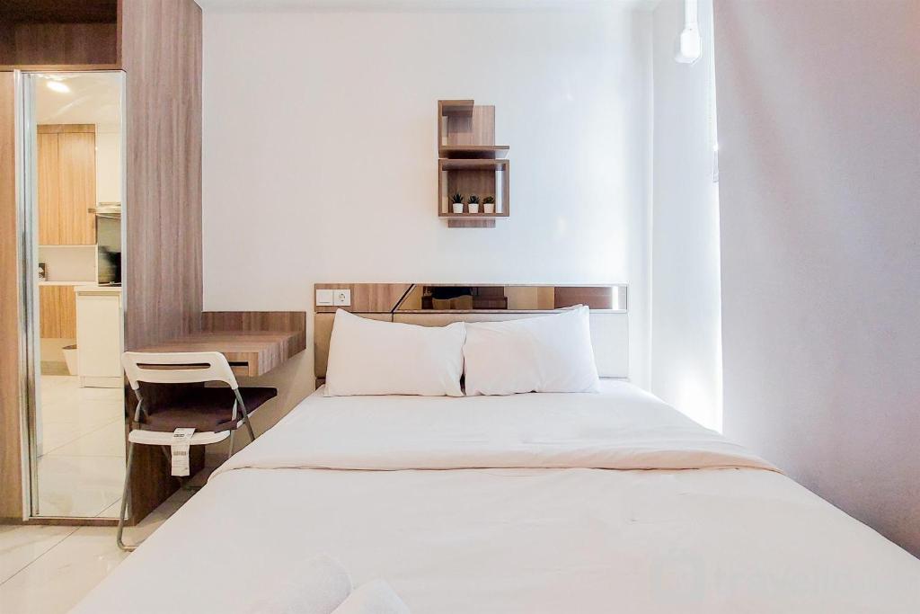 Good Deal Studio Apartment at Sky House Alam Sutera By Travelio