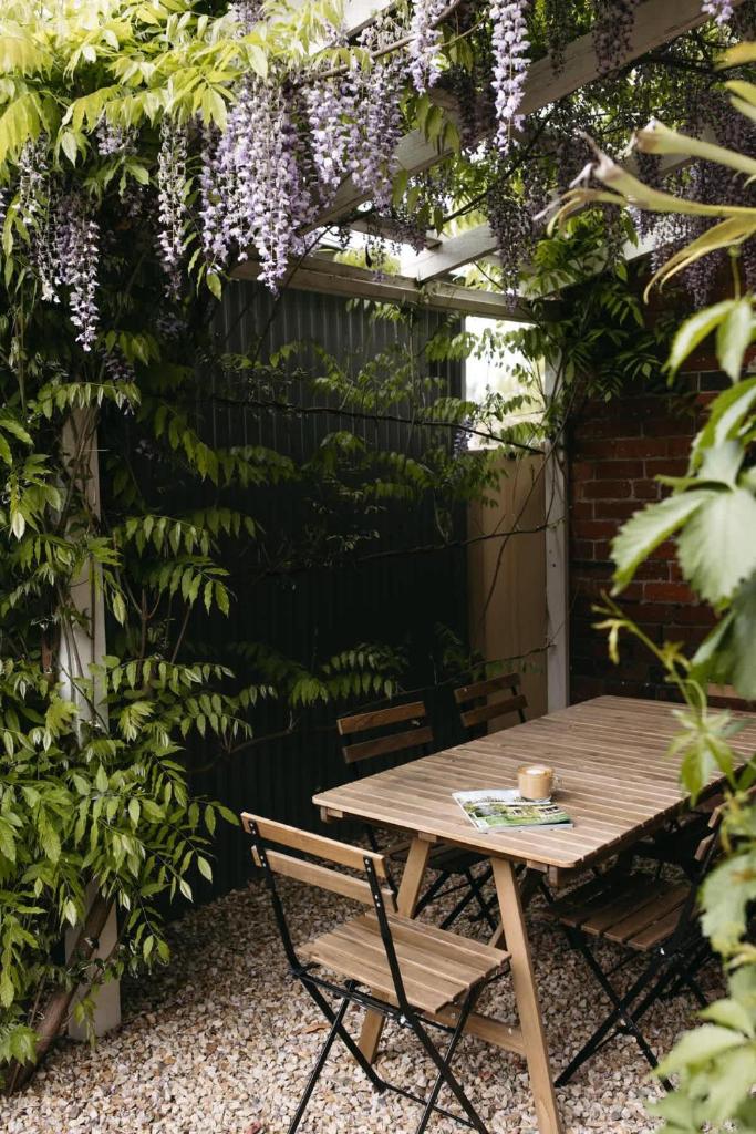 Luxurious terrace home in heart of Bendigo photo 3