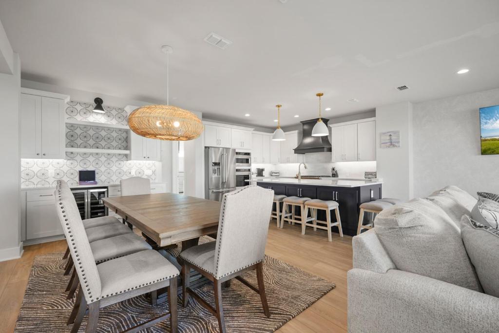 Surfview Paradise Manor image