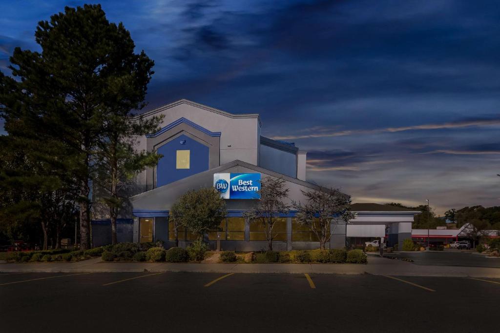 Best Western Seminole Inn & Suites image