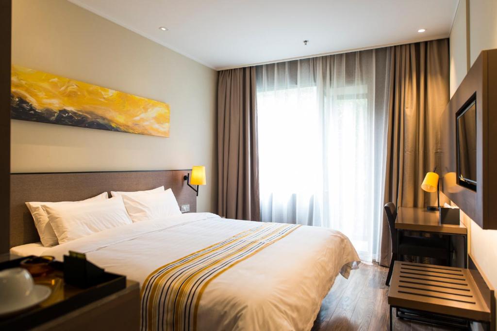 Двухместный (Двухместный номер бизнес-класса с 1 кроватью), Home Inn Plus Shanghai People's Square East Jinling Road