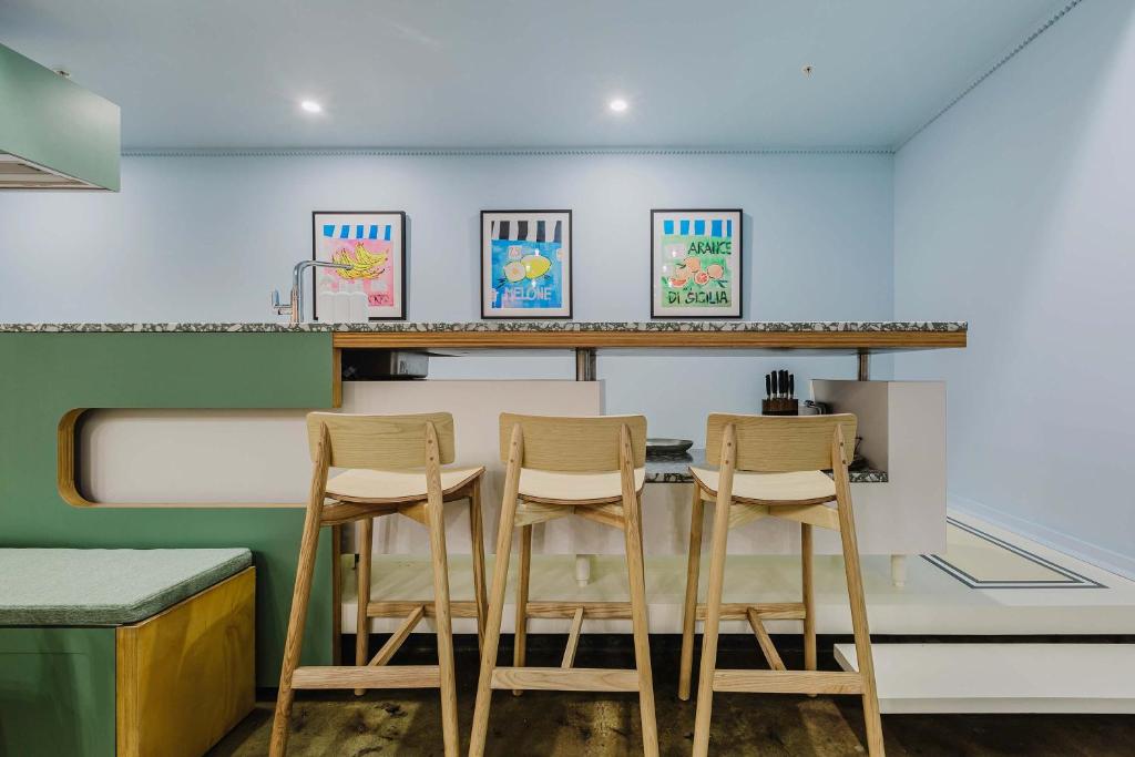VAQUAY The Wonka Diner In Melbourne CBD photo 3